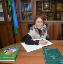 Центральную библиотеку посетила Альфия Айдарская прима-балерина театра им. Джалиля