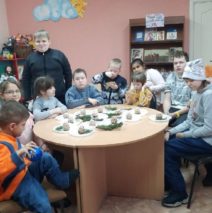 «ПОСМОТРИ НА НАШУ ЕЛКУ!»