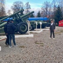 Фильм об эвакуированных -поэтах и писателях.