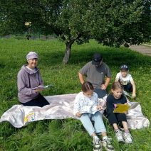 «Книжка на ладошке»
